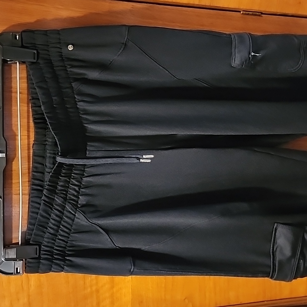 Capris - Picture 2 of 8